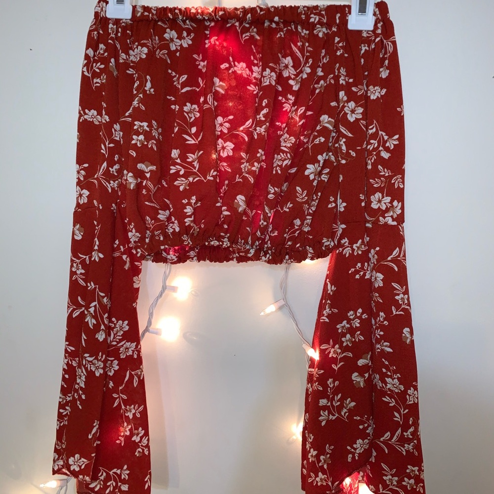 Red Flair-arm Crop Top